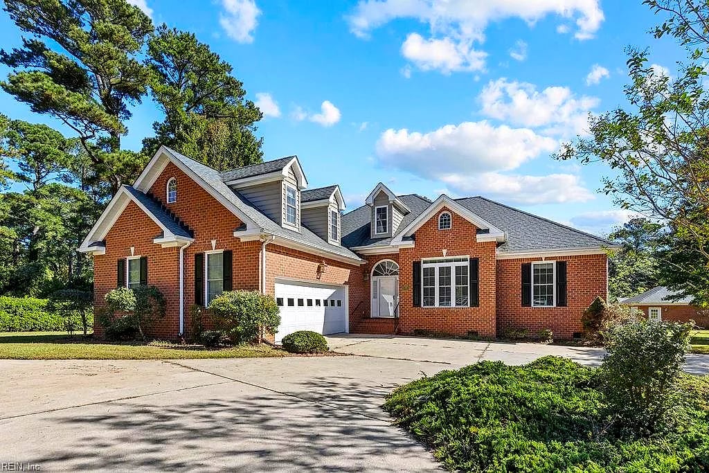 320 Meadow LN, FRANKLIN VA 23851