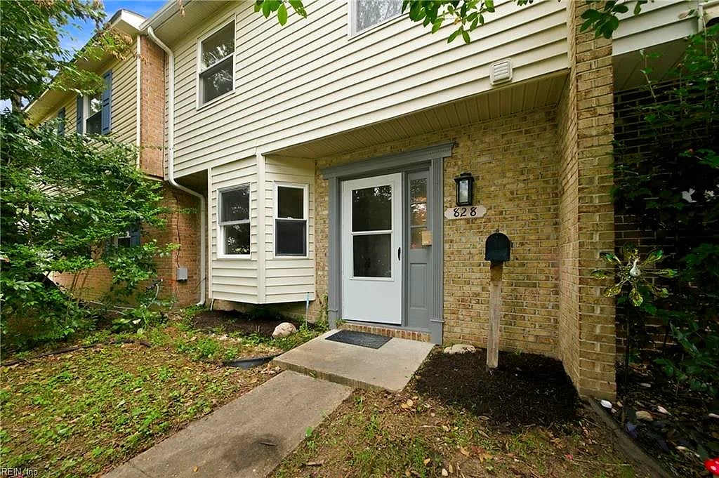 828 Biltmore DR, VIRGINIA BEACH VA 23454
