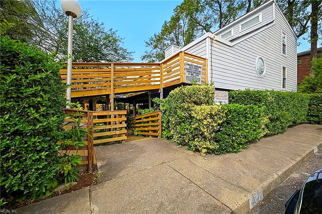 407 33rd ST #B, VIRGINIA BEACH VA 23451
