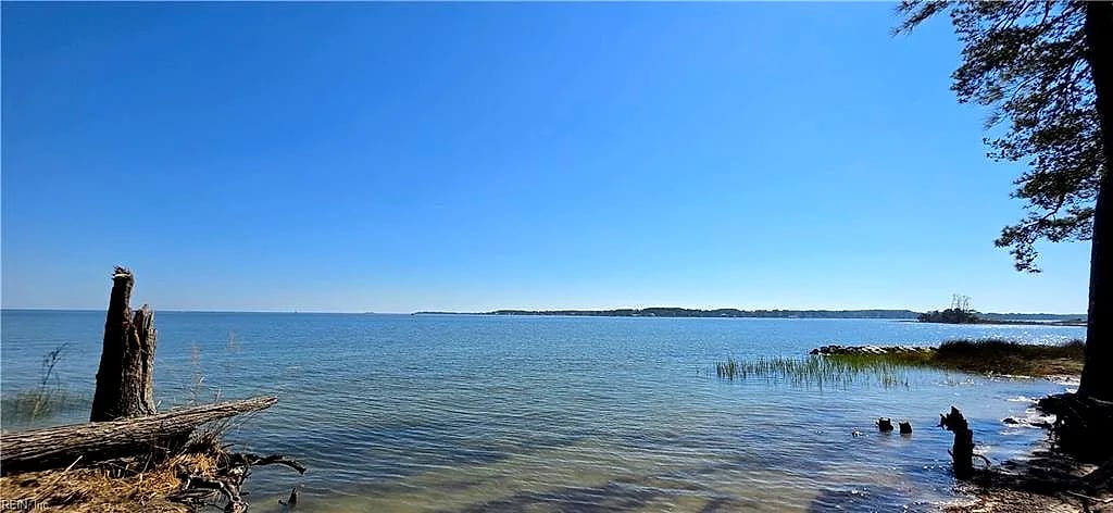 816 Ship Point Rd, Yorktown, VA