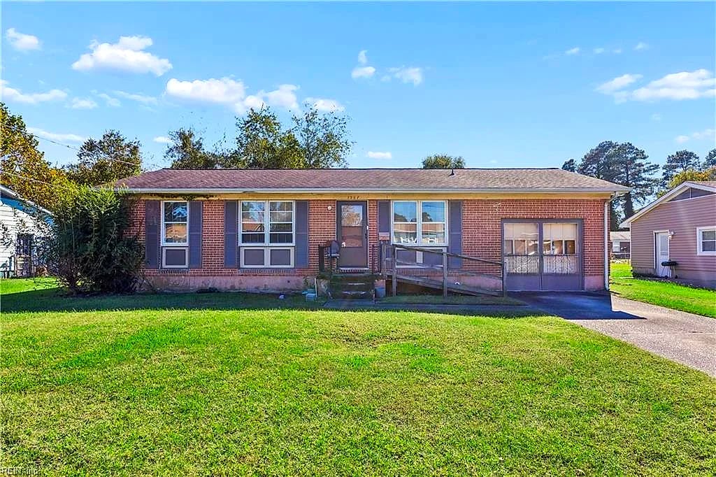 1207 Coltrane Dr, Portsmouth, VA
