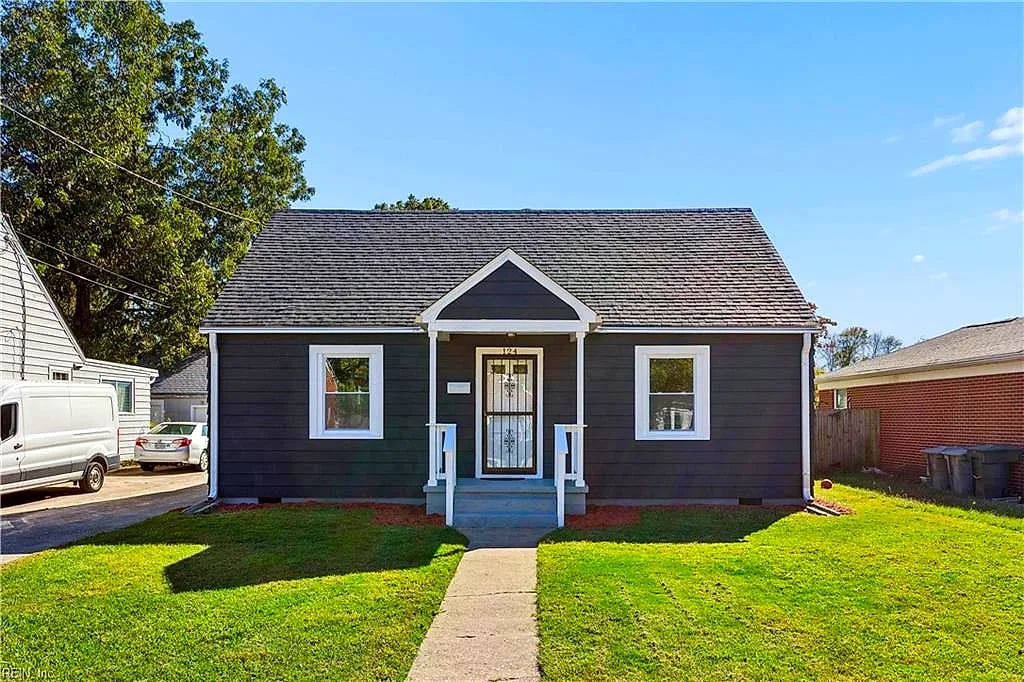 124 Chichester Ave, Hampton, VA