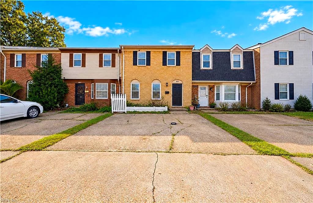 813 Westminster Ln, Virginia Beach, VA