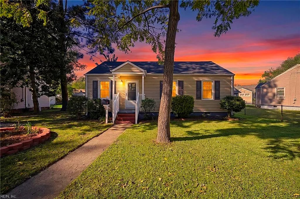 11 Cherry Acres Dr, Hampton, VA
