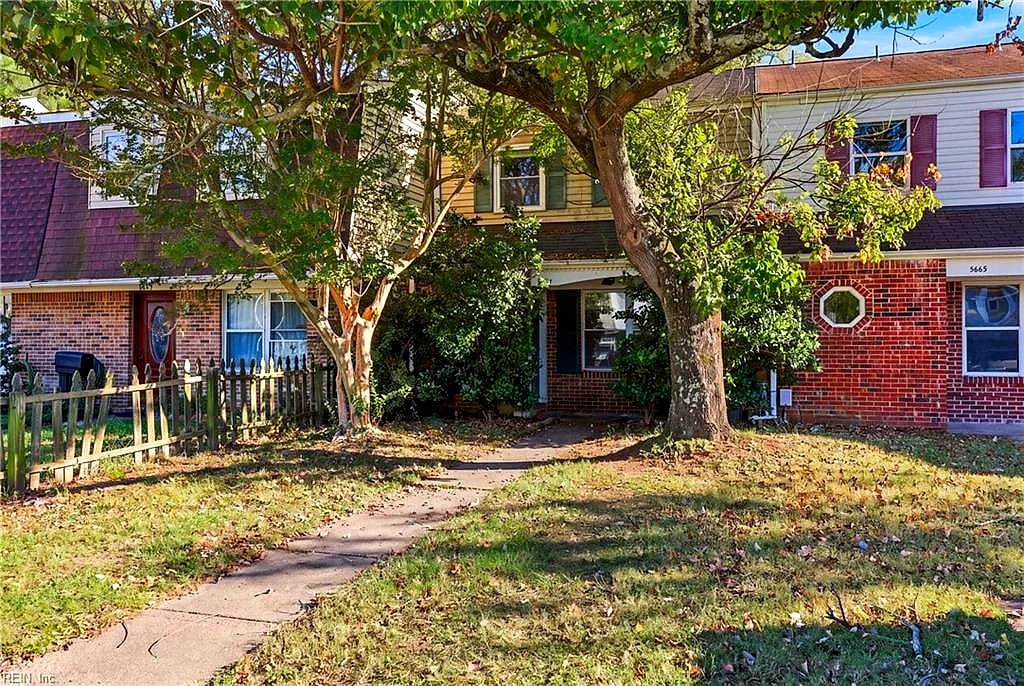 5661 Caxton Ct, Virginia Beach, VA