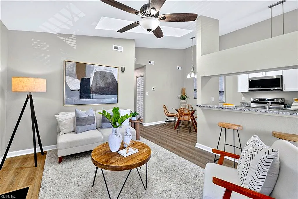 4158 Thalia Station Cir, Virginia Beach, VA