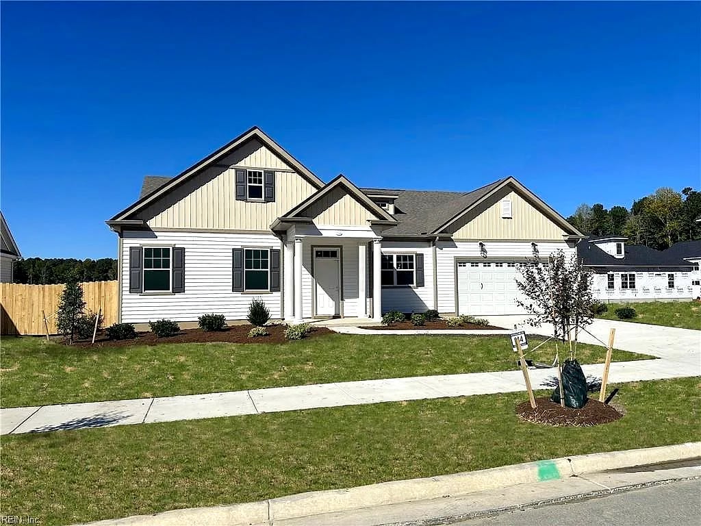724 Crestfield DR, Chesapeake — 4 bed Residential, 3,555 sqft