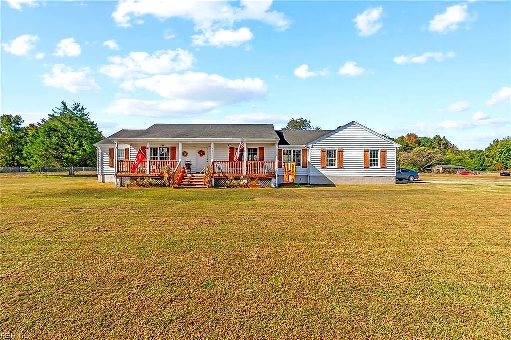 685 Lake Meade DR, Suffolk — 3 bed Residential, 1,760 sqft