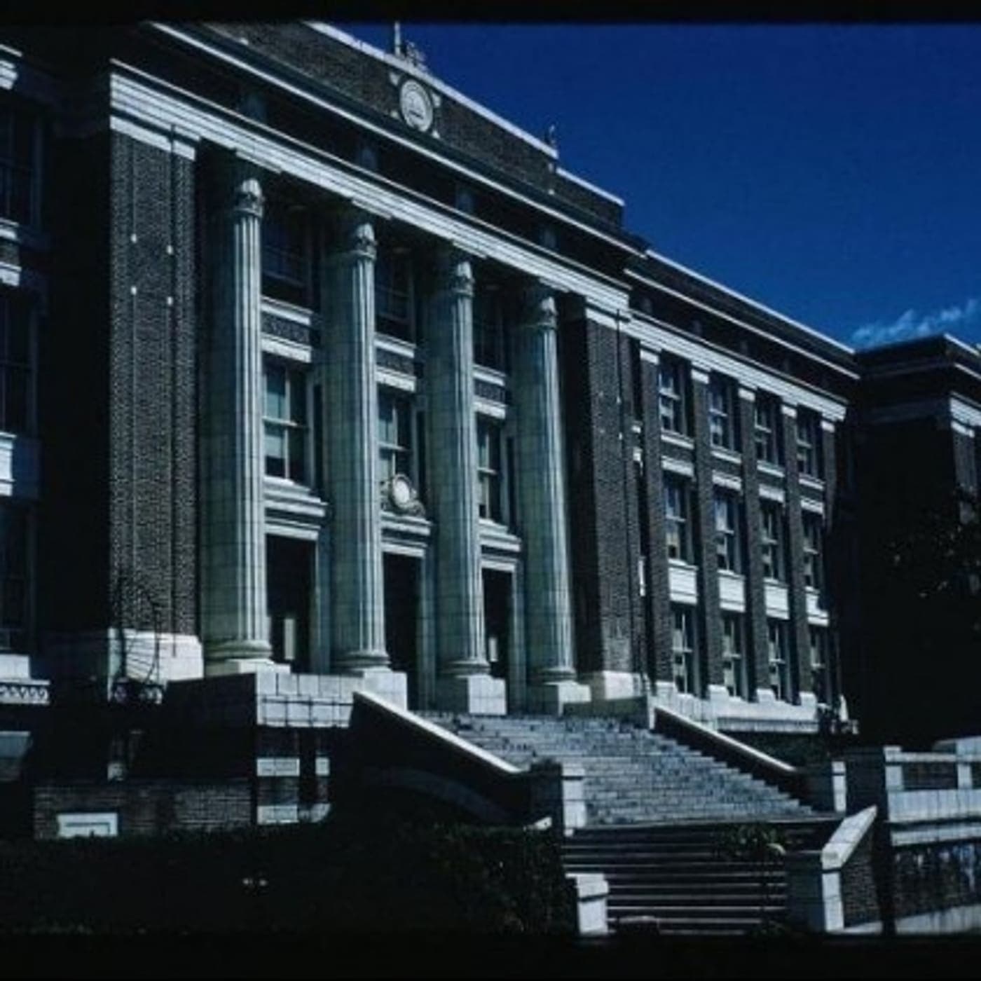 Maury High School building