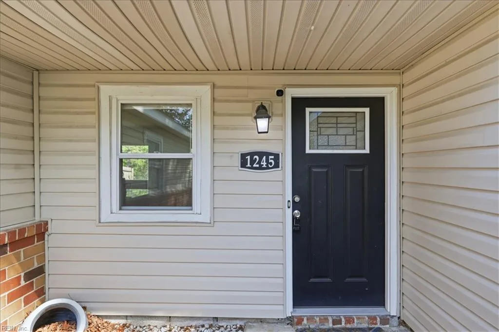 1245 Sir Kay DR, CHESAPEAKE VA 23323 - Photo 3
