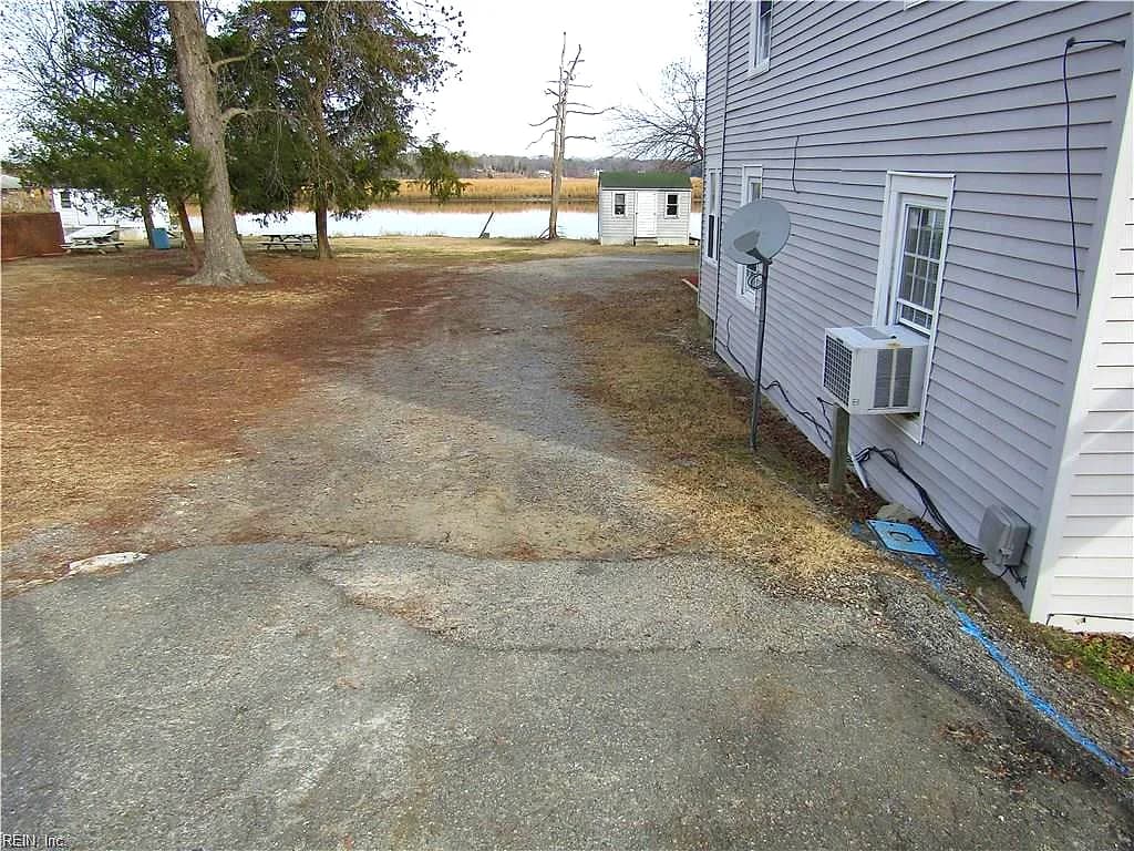 403 S Church Street, Smithfield VA 23430 - Photo 5