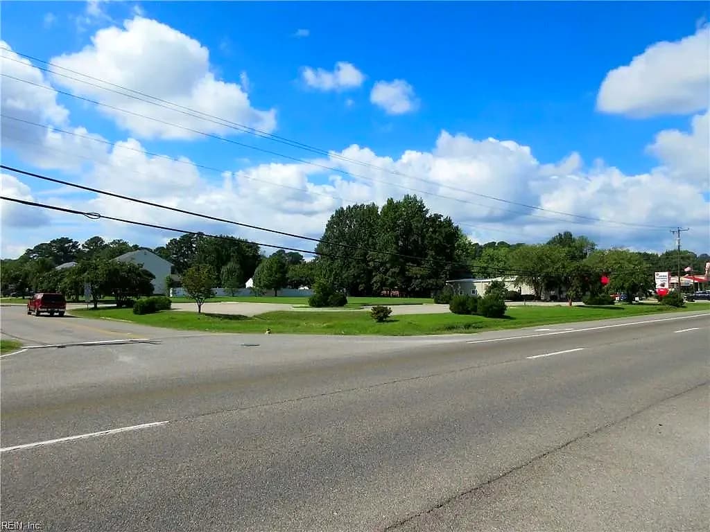 2019 George Washington Memorial Highway, Yorktown VA 23693 - Photo 3