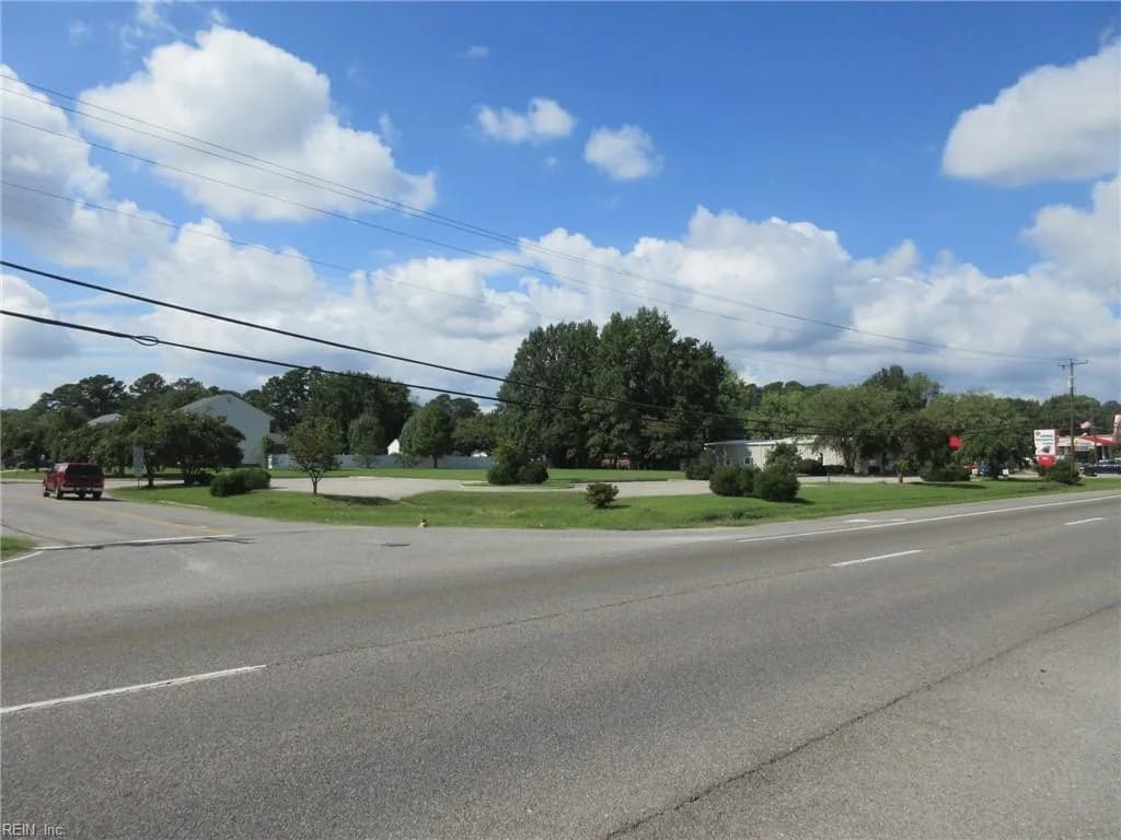 2019 George Washington Memorial Highway, Yorktown VA 23693 - Photo 3