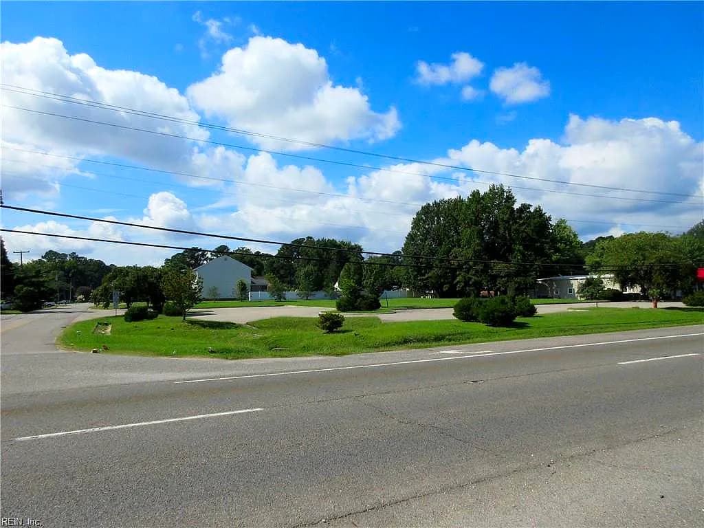 2019 George Washington Memorial Highway, Yorktown VA 23693 - Photo 4