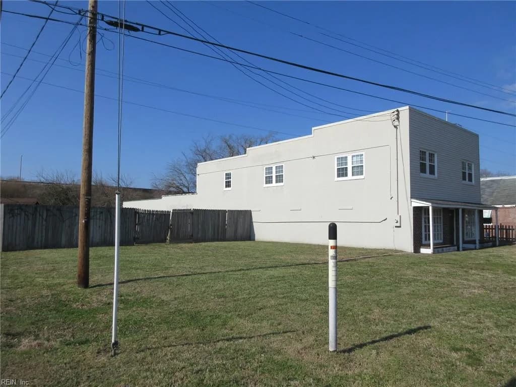 2538 W Pembroke Avenue, Hampton VA 23661 - Photo 3