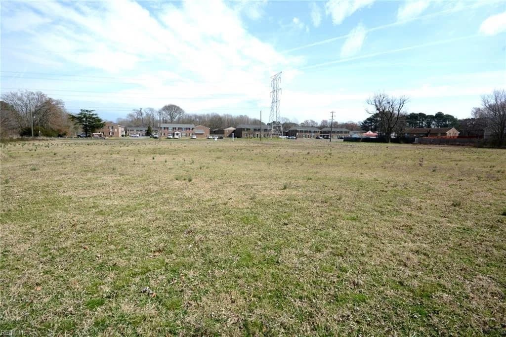 6400 Roanoke Avenue, Newport News VA 23605 - Photo 3