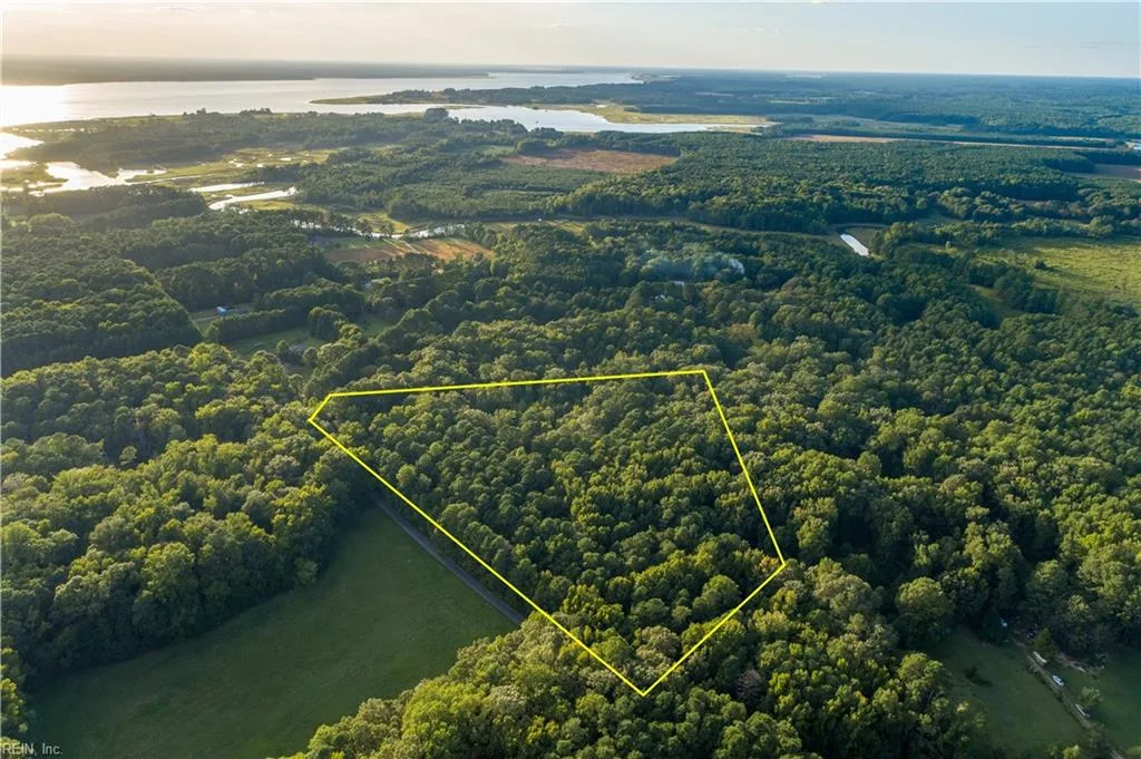 00 Island Road, Gloucester VA 23061