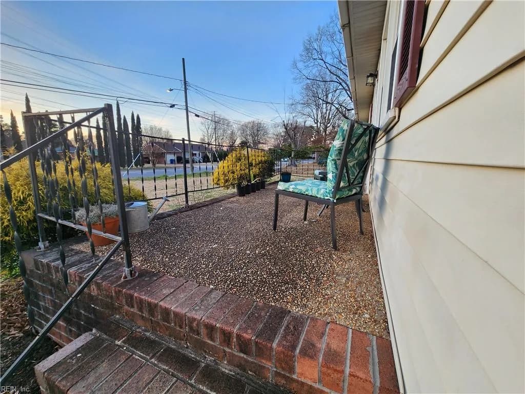 684 Harpersville Road, Newport News VA 23601 - Photo 5