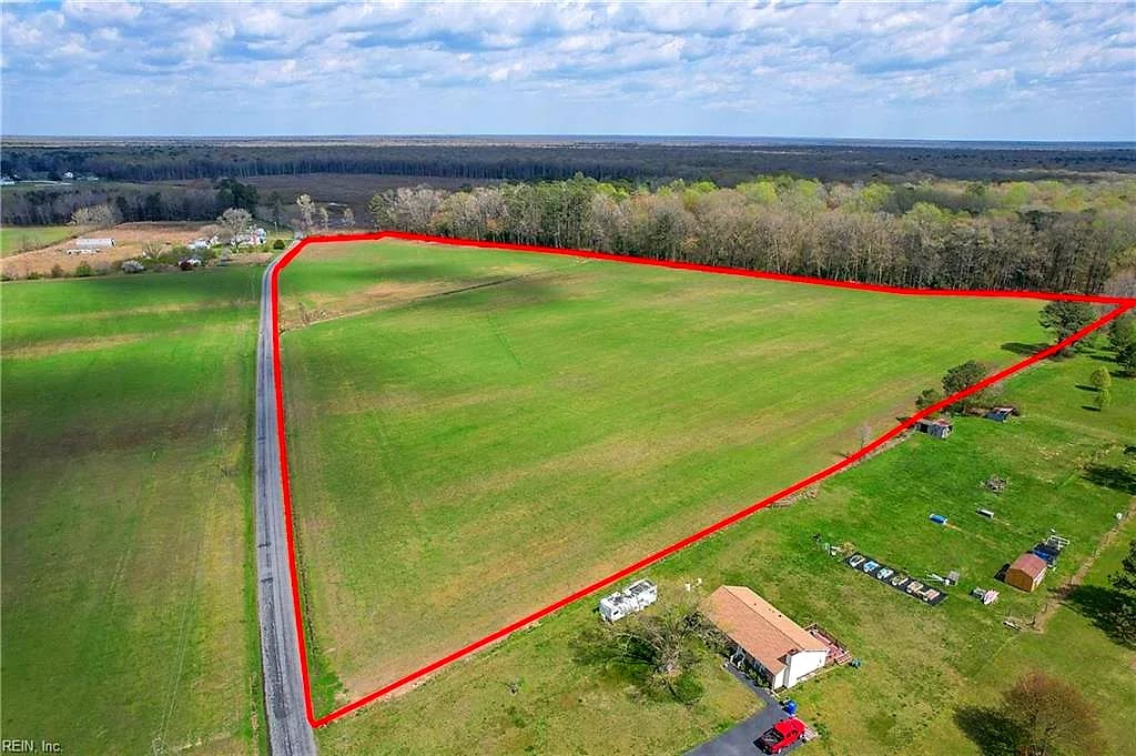26 AC Desert Road, Suffolk — Land and Farms