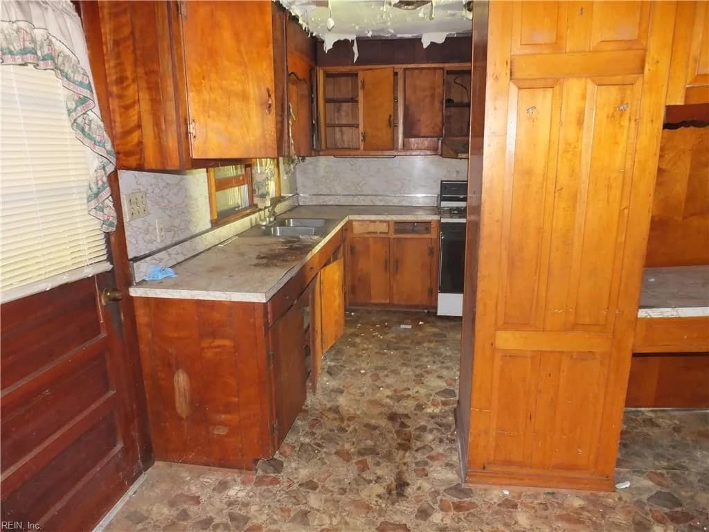 125 E Main Street, Wakefield VA 23888 - Photo 4
