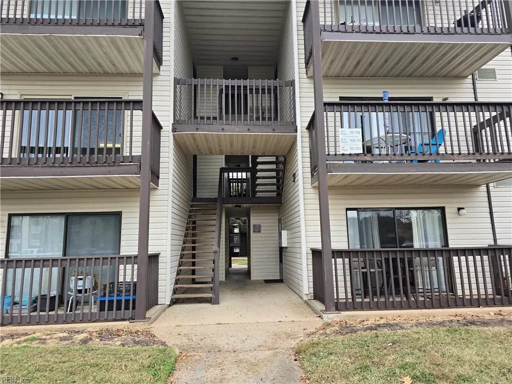 113 Davenport Court #2, Hampton VA 23666 - Photo 3