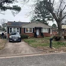 1016 Lyndon Circle, Newport News VA 23605 - Main photo