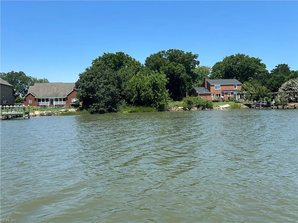 17 Seaview Drive, Hampton VA 23664
