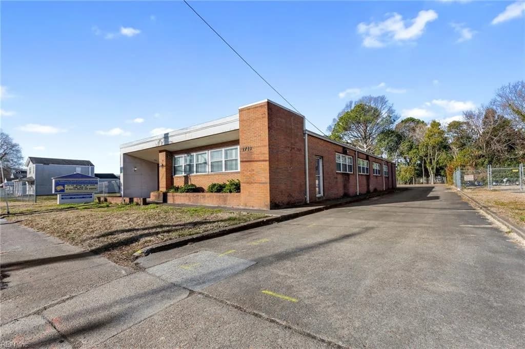 2733 Tidewater Drive, Norfolk VA 23509 - Main photo