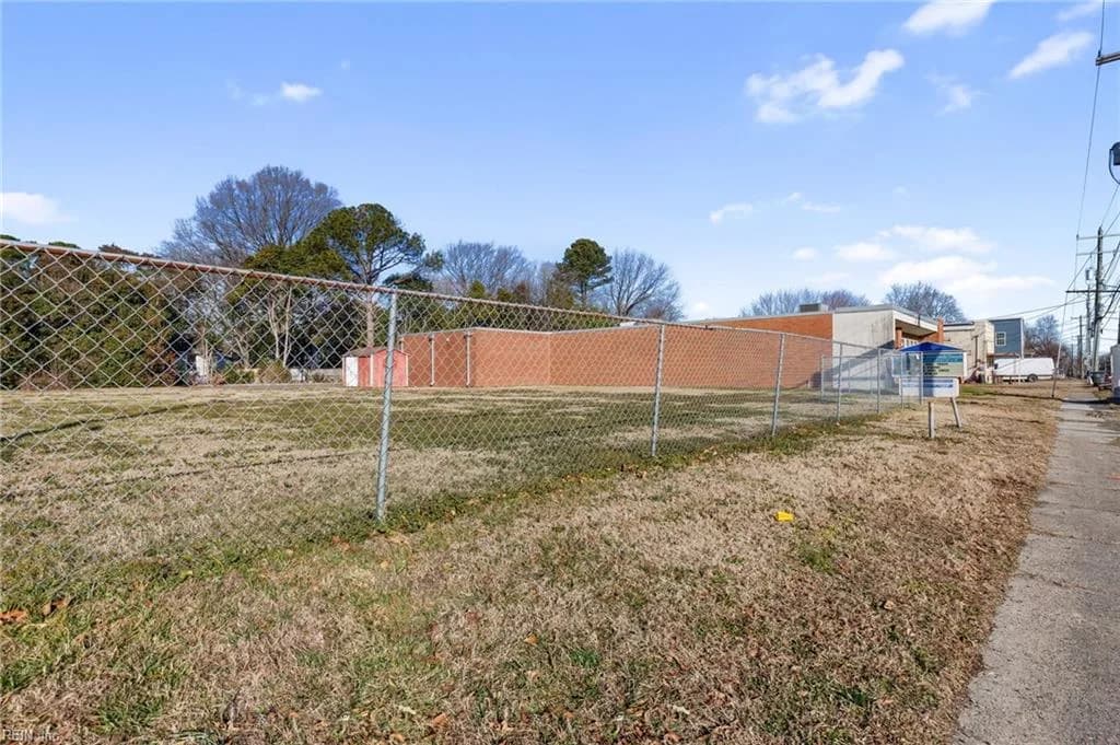 2733 Tidewater Drive, Norfolk VA 23509 - Photo 5