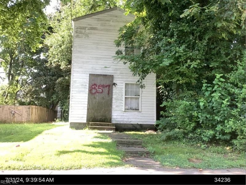 857 B Avenue, Norfolk VA 23504 - Main photo