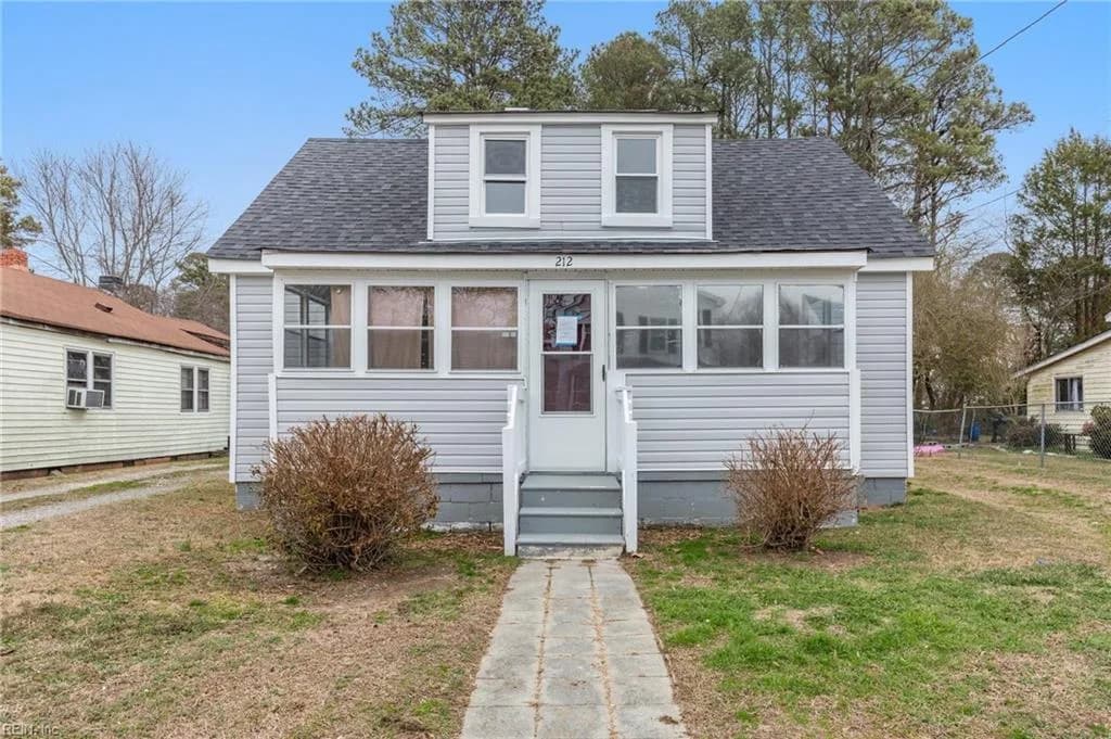212 Middle Street, Smithfield VA 23430 - Photo 2