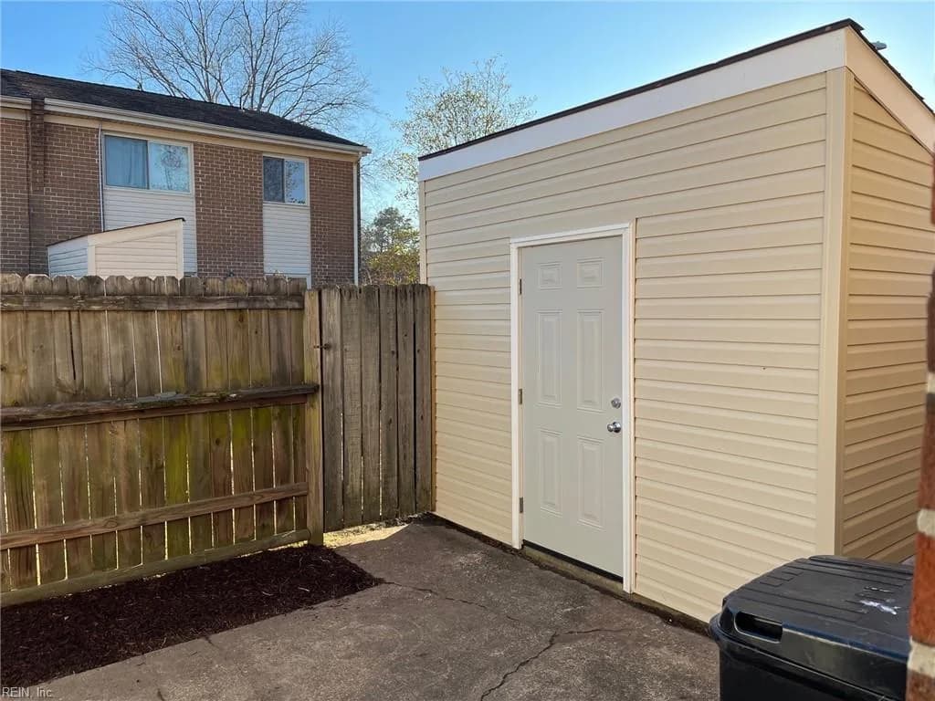 5015 Dunderdale Court, Virginia Beach VA 23462 - Photo 3