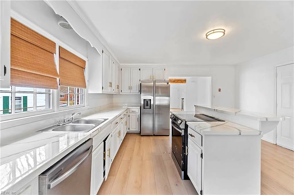 222 Clemwood Parkway, Hampton — 4 bed Residential, 1,900 sqft