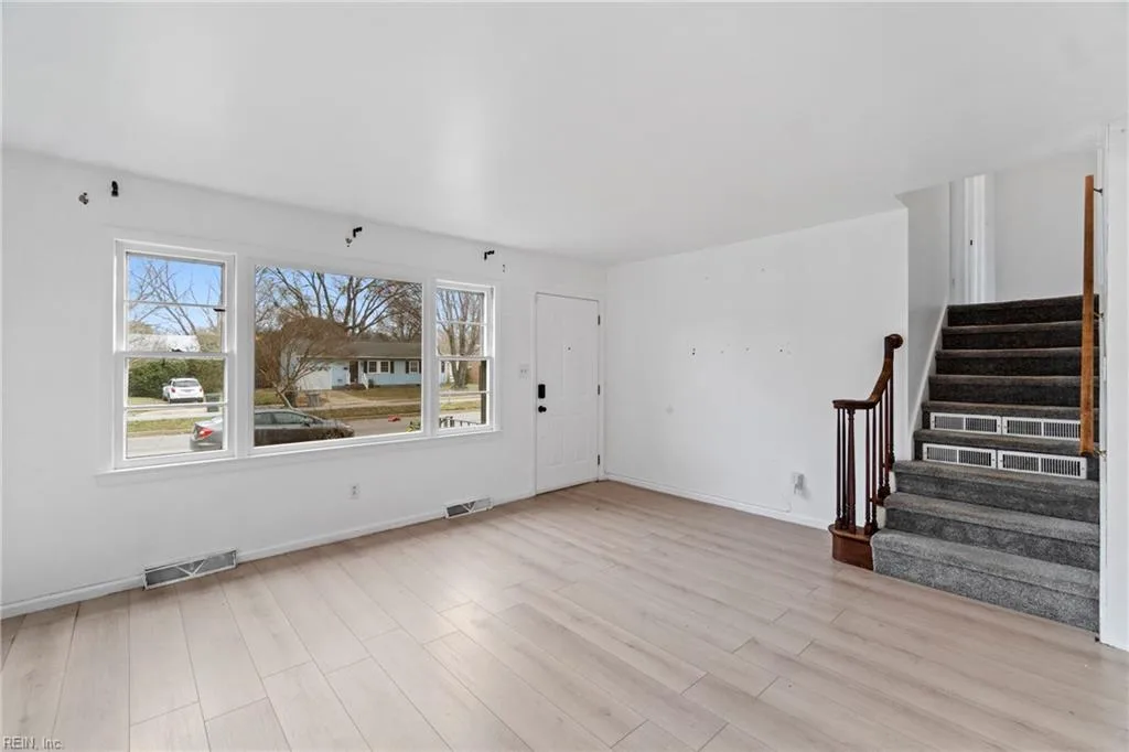 222 Clemwood Parkway, Hampton VA 23669 - Photo 5