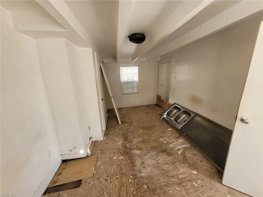 15 N Hope ST, HAMPTON VA 23663 - Photo 3