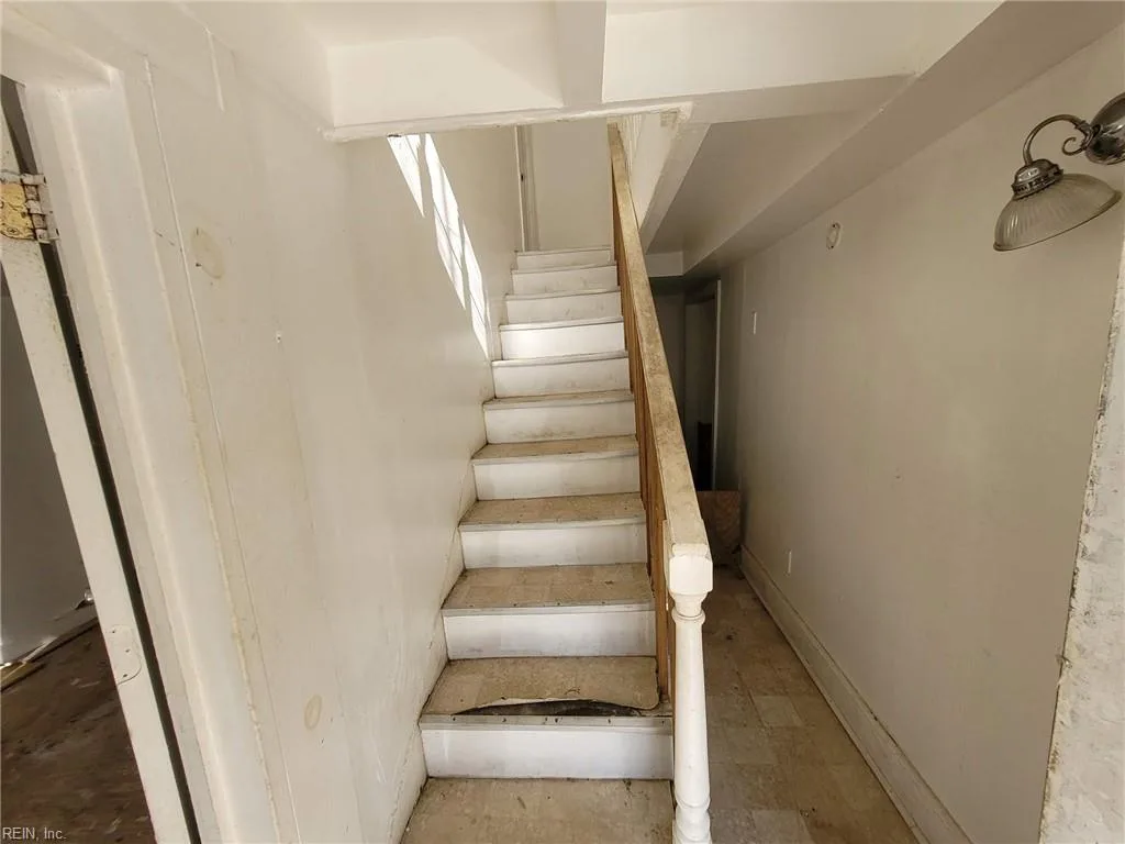 15 N Hope ST, HAMPTON VA 23663 - Photo 4