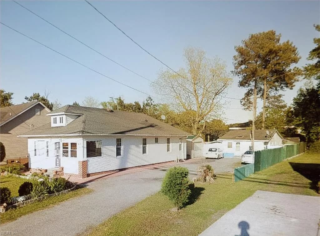 1415 Gust LN, CHESAPEAKE VA 23323 - Photo 2