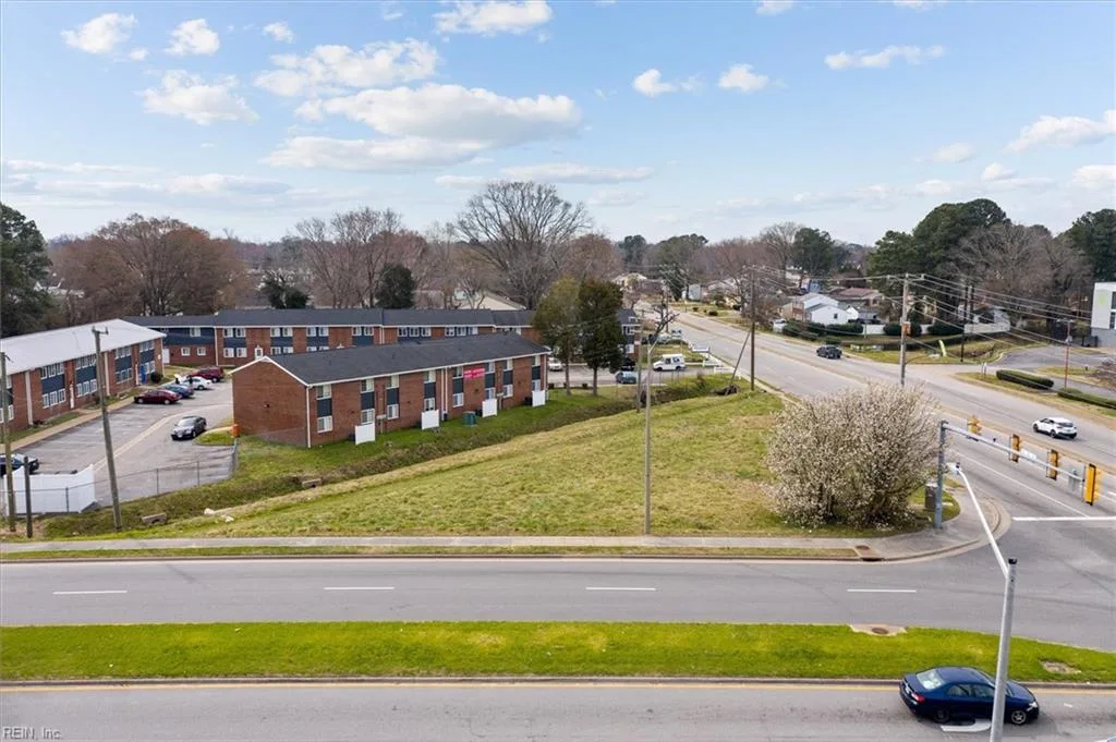 50 Settlers Landing RD, HAMPTON VA 23669