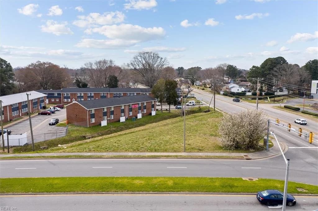50 Settlers Landing RD, HAMPTON VA 23669 - Photo 2