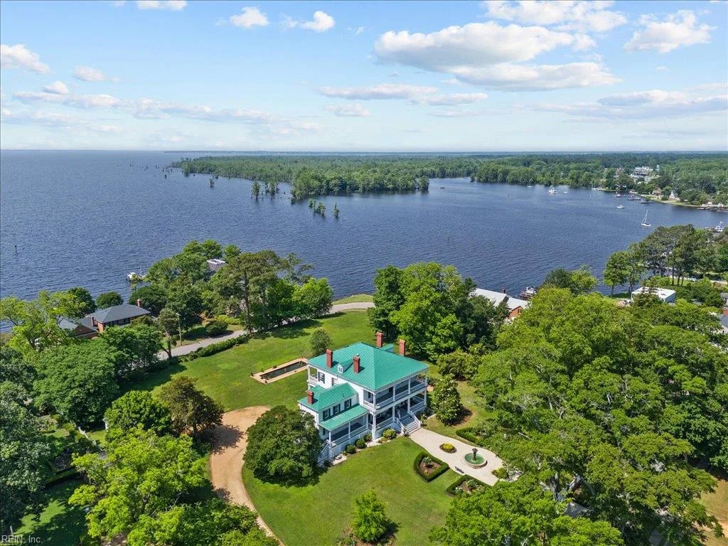 121 W KING ST, EDENTON NC 27932