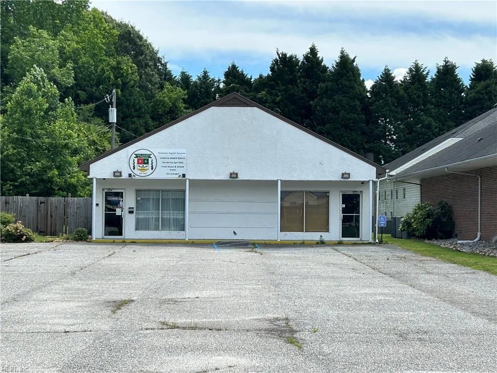 1126 George Washington Mem HWY, YORKTOWN VA 23693