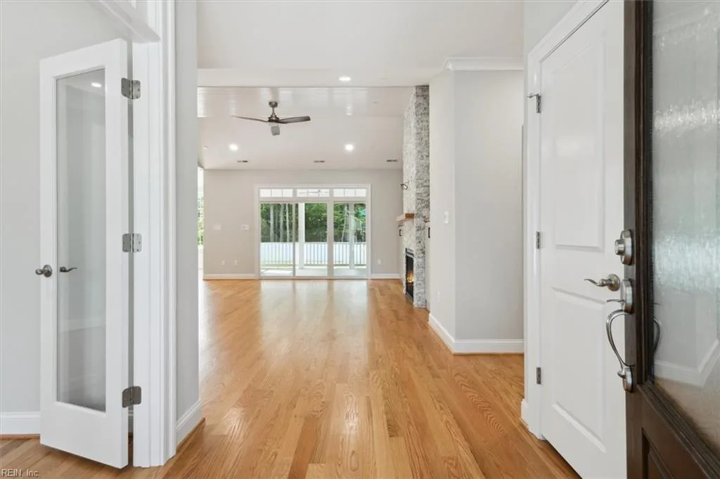 405 Octavia DR, YORKTOWN VA 23693 - Photo 5
