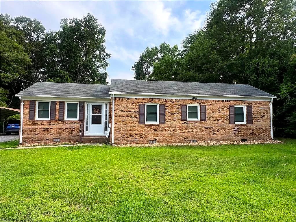 205 Country Club RD, Franklin — 3 bed Residential, 1,619 sqft