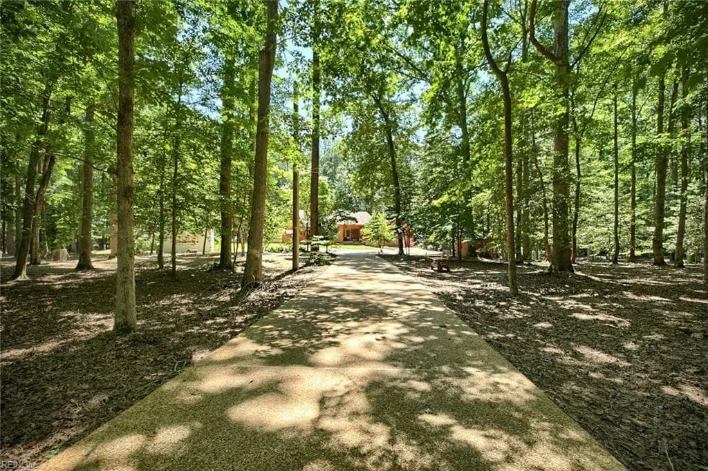 10114 New Hope CT, GLOUCESTER VA 23061 - Photo 3