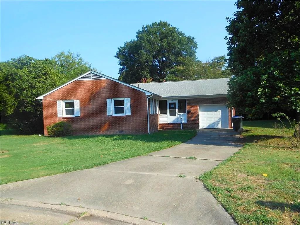 9618 Carver DR, NEWPORT NEWS VA 23605