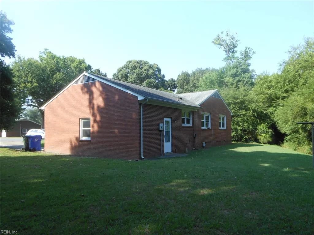 9618 Carver DR, NEWPORTNEWS VA 23605 - Photo 4