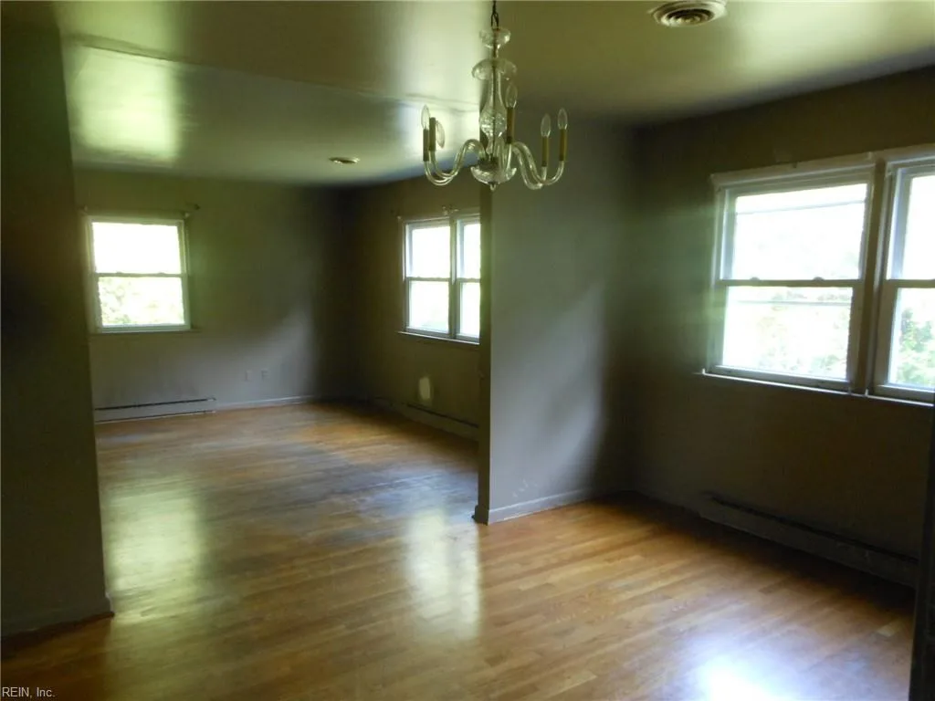 9618 Carver DR, NEWPORTNEWS VA 23605 - Photo 5