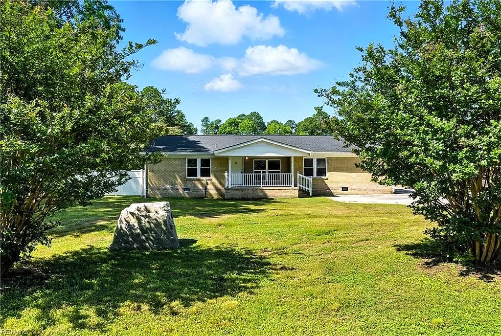 1086 Johnson CIR, FRANKLIN VA 23851 - Main photo