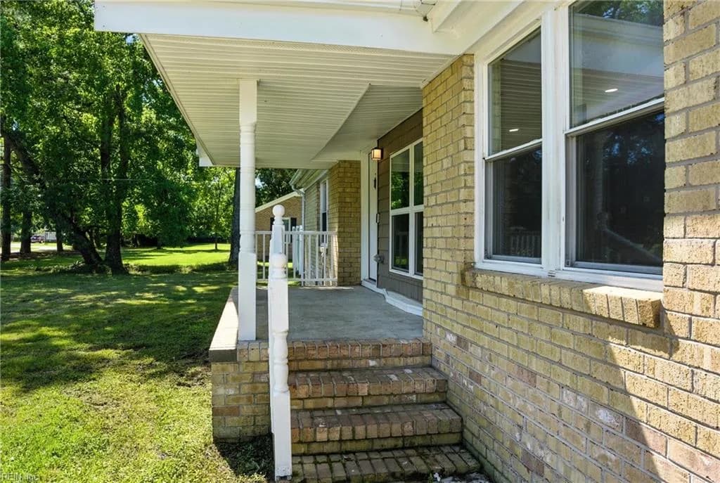 1086 Johnson CIR, FRANKLIN VA 23851 - Photo 4