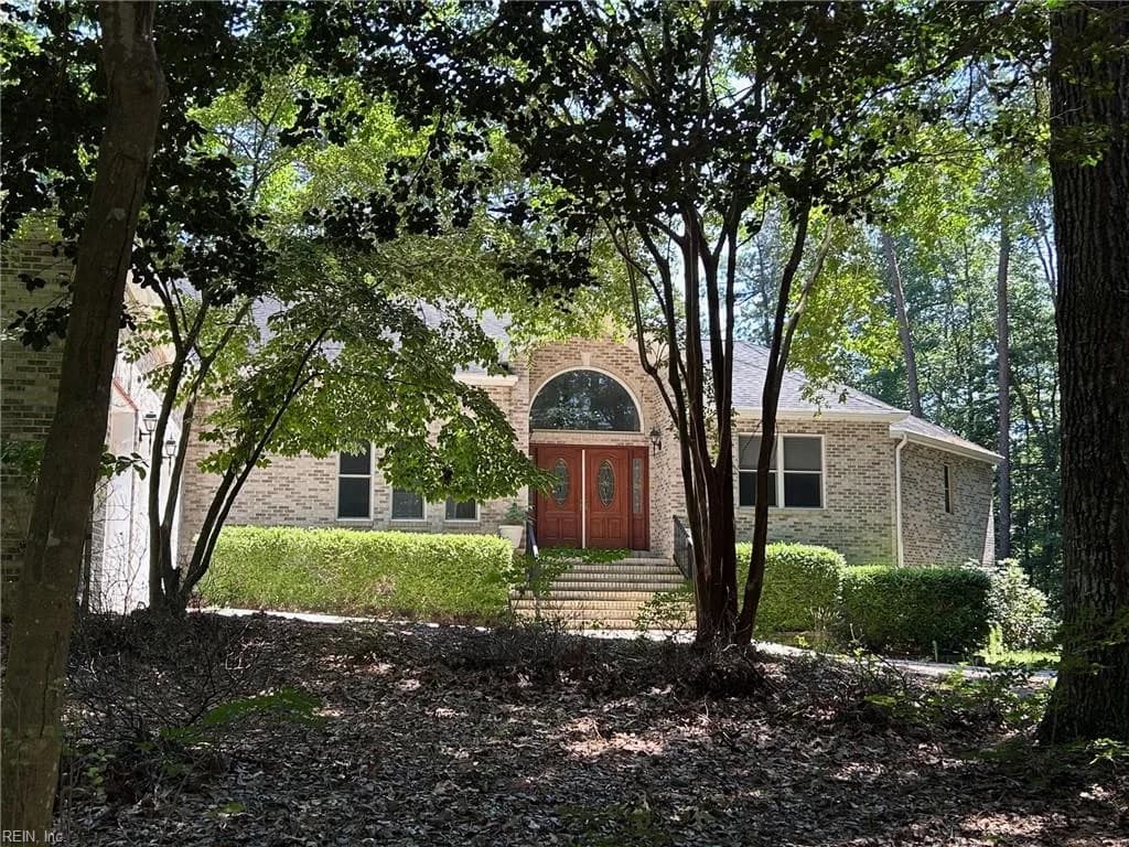 12358 Highland DR, BELLEHAVEN VA 23306 - Main photo